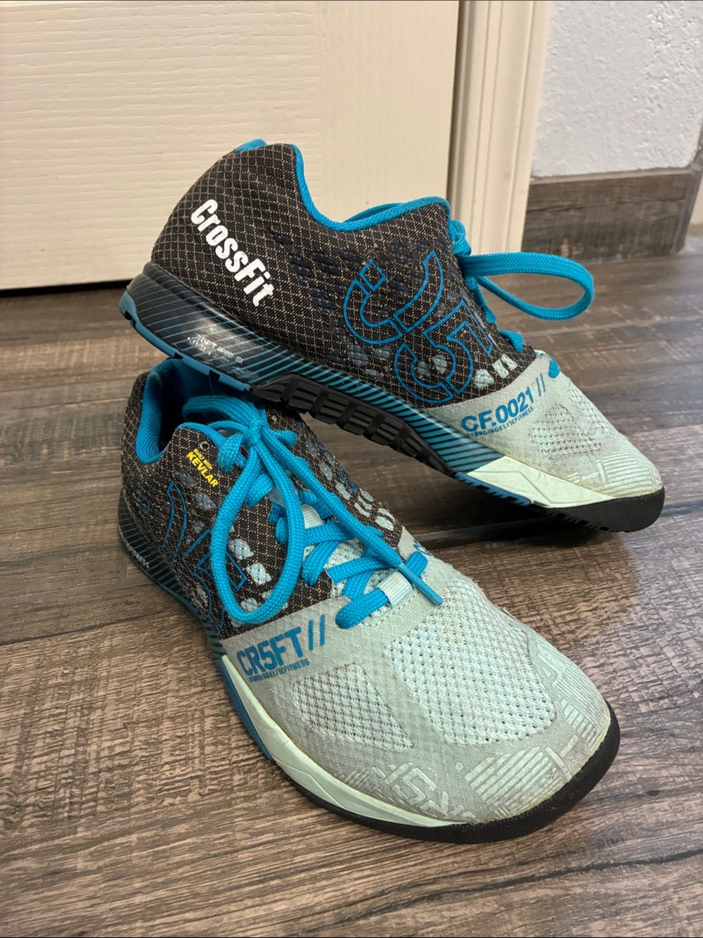 Adult Woman’s Weight Training and CrossFit Sneakers in Blue and Gray